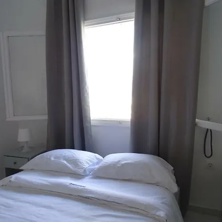 Nama House * Monolithos
